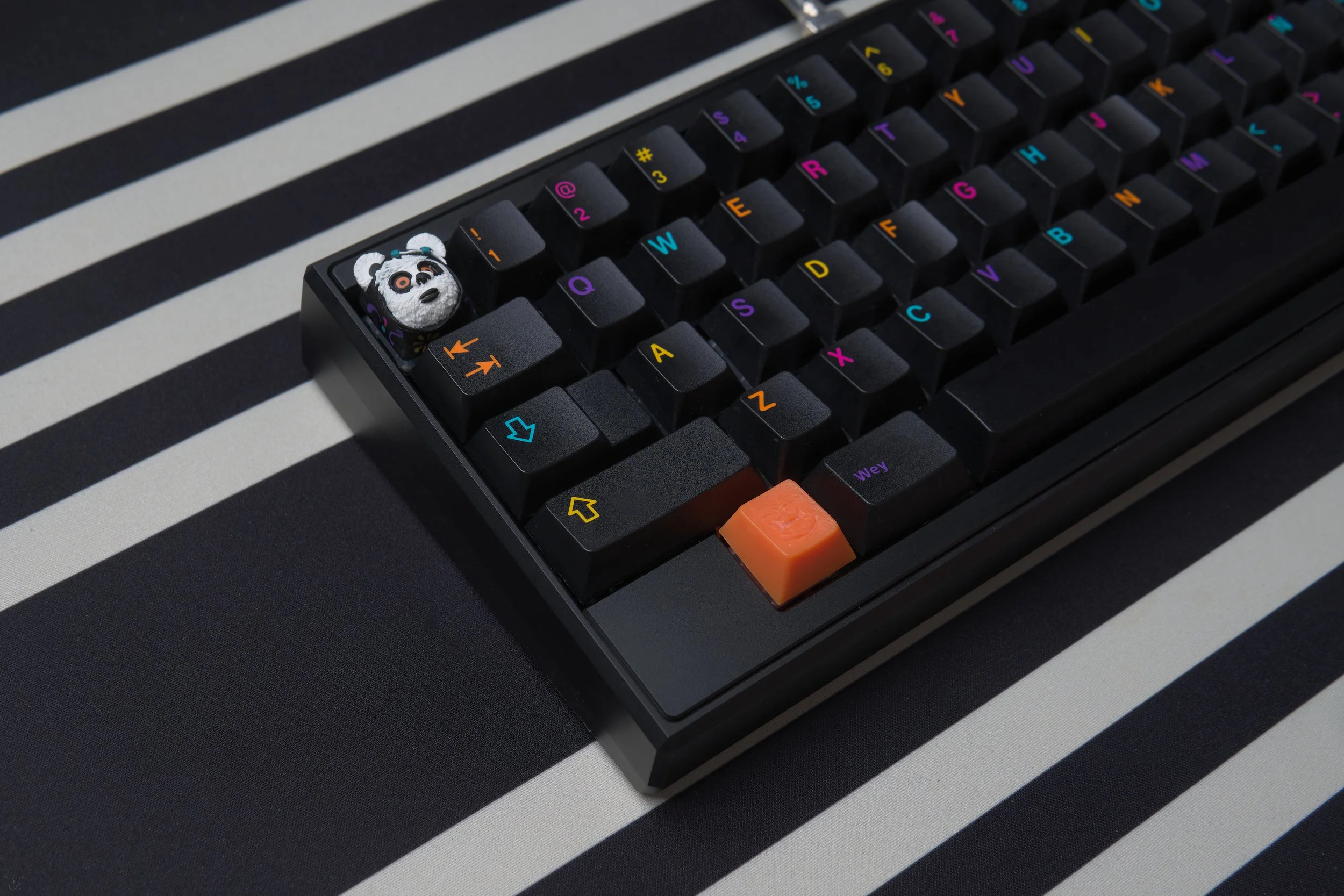 Keycult Zero — Lightning Keyboards